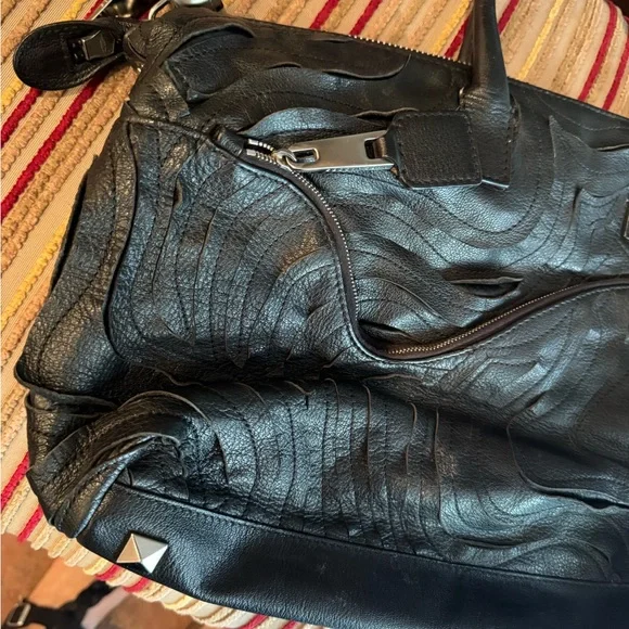 Marc Jacobs Black Laser Cut Wave Satchel Handbag - Picture 2 of 11